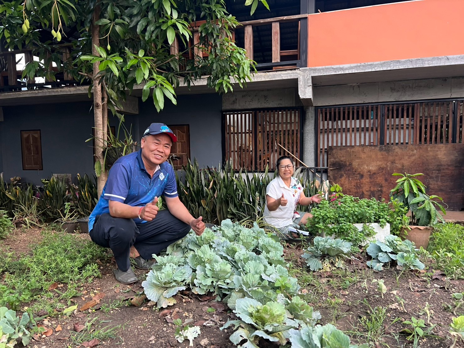 "สพอ.คลองหาด ร่วมขยายผลการน้อมนำหลักปรัชญาของเศรษฐกิจพอเพียง สู่ครัวเรือนโดยรอบศูนย์เรียนรู้การพัฒนาคุณภาพชีวิตตามหลักทฤษฎีใหม่ ประยุกต์สู่ “โคก หนอง นา”